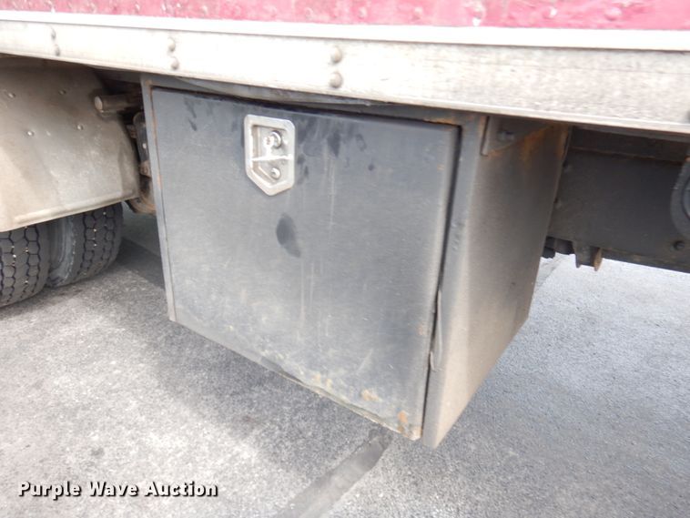 image for item IT9434 2000 Freightliner FL60  box truck