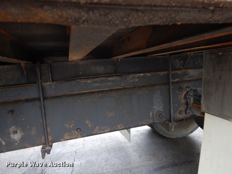 image for item IT9434 2000 Freightliner FL60  box truck