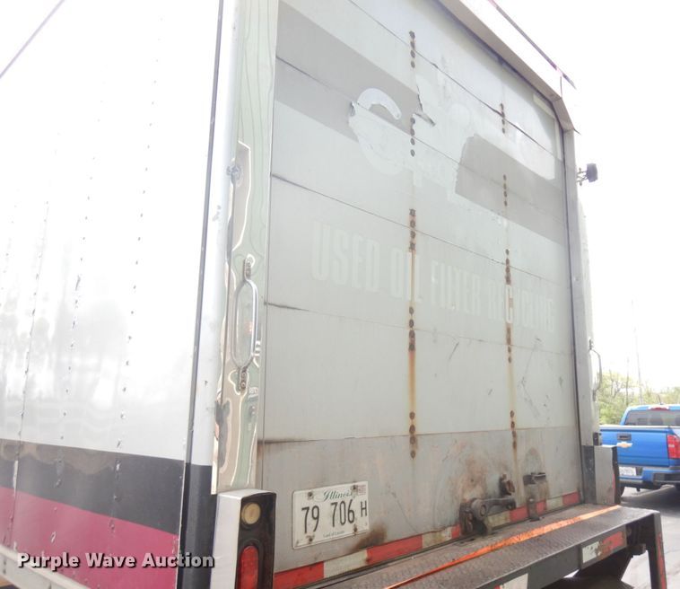 image for item IT9434 2000 Freightliner FL60  box truck