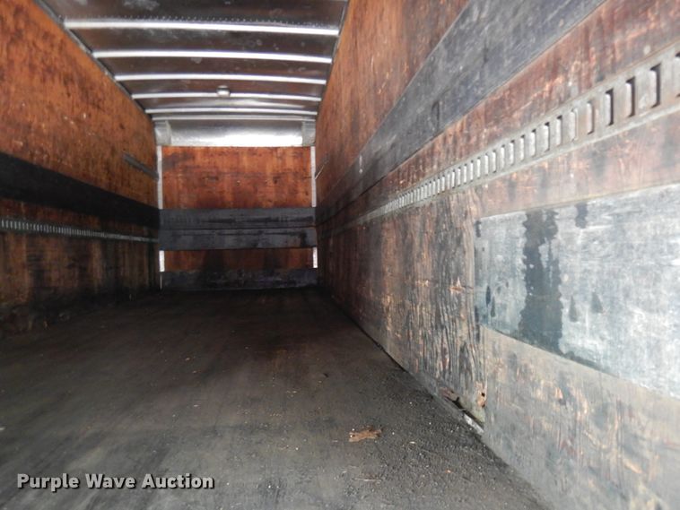 image for item IT9434 2000 Freightliner FL60  box truck