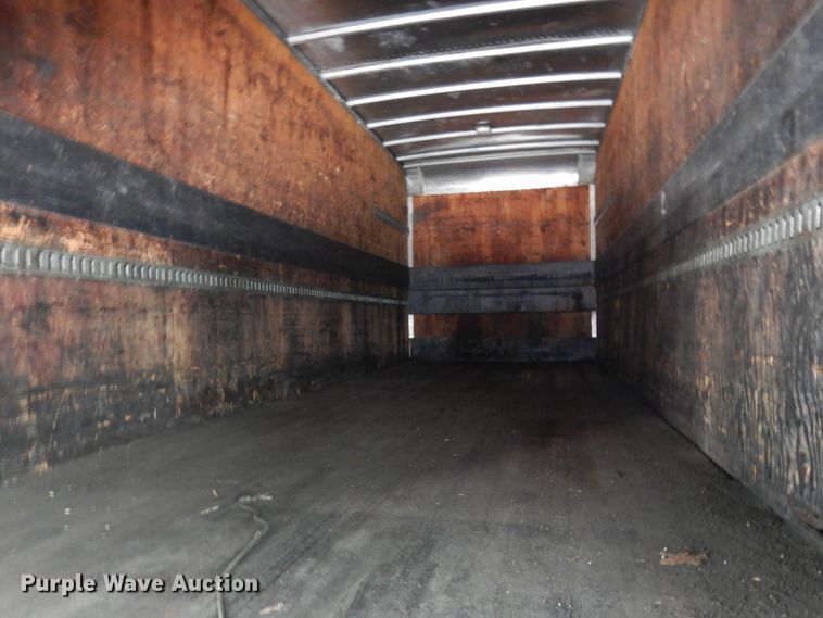 image for item IT9434 2000 Freightliner FL60  box truck