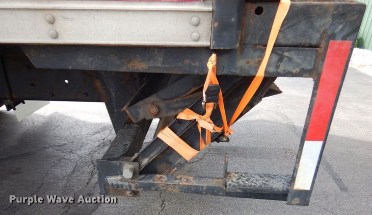 image for item IT9434 2000 Freightliner FL60  box truck