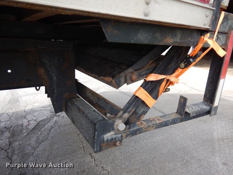 image for item IT9434 2000 Freightliner FL60  box truck