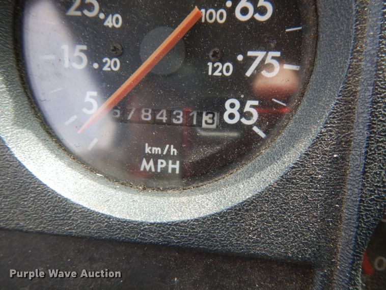 image for item IT9434 2000 Freightliner FL60  box truck