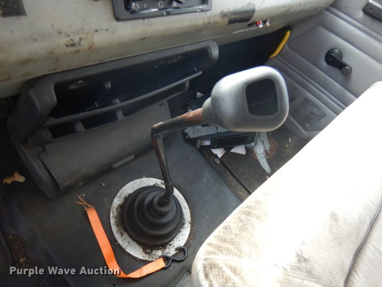 image for item IT9434 2000 Freightliner FL60  box truck