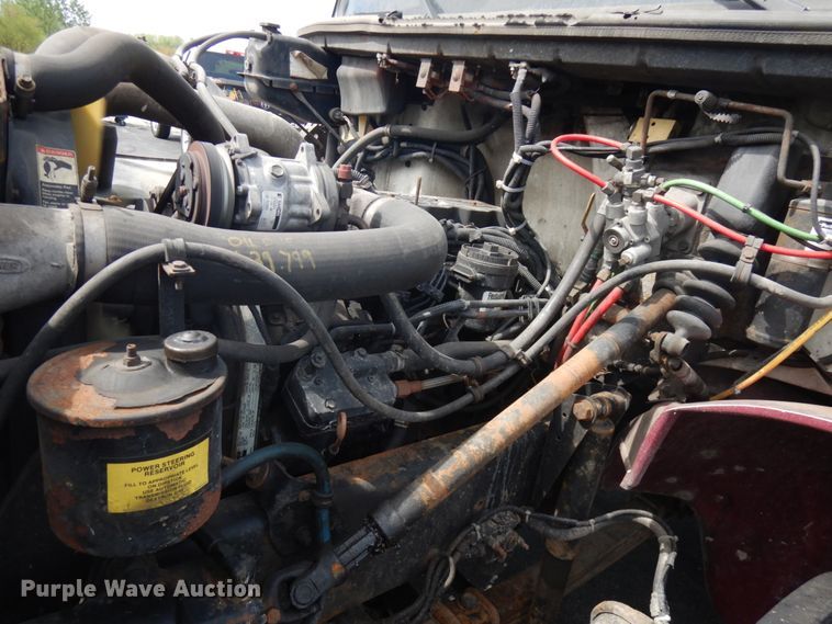 image for item IT9434 2000 Freightliner FL60  box truck