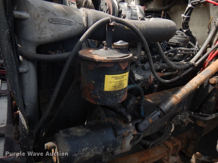 image for item IT9434 2000 Freightliner FL60  box truck