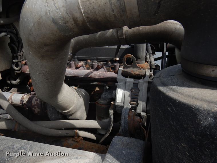 image for item IT9434 2000 Freightliner FL60  box truck