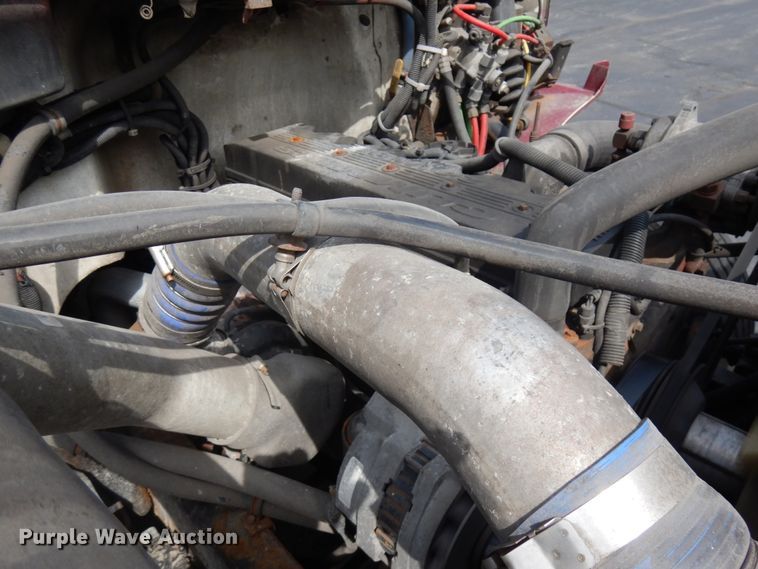 image for item IT9434 2000 Freightliner FL60  box truck