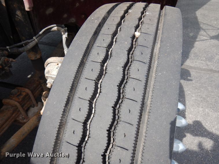 image for item IT9434 2000 Freightliner FL60  box truck