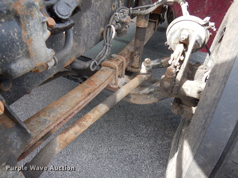 image for item IT9434 2000 Freightliner FL60  box truck