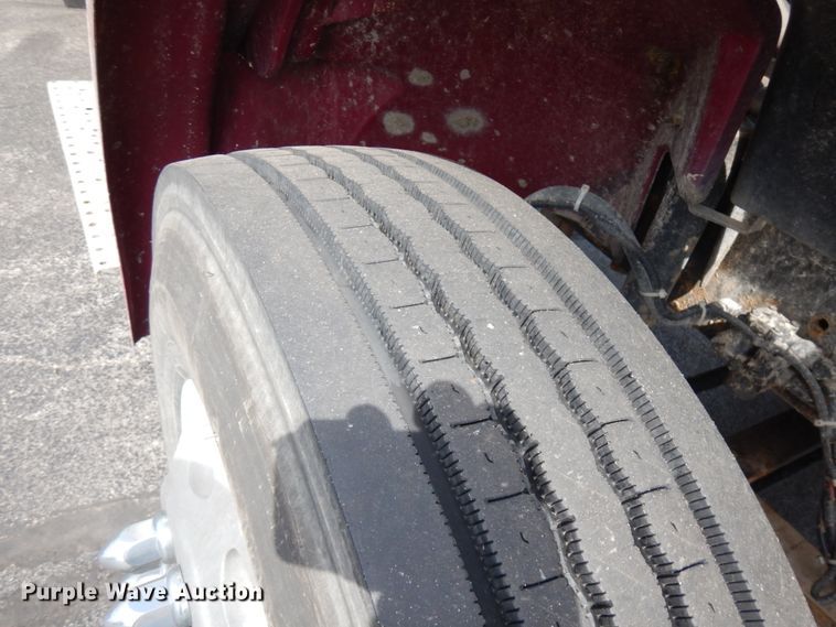 image for item IT9434 2000 Freightliner FL60  box truck