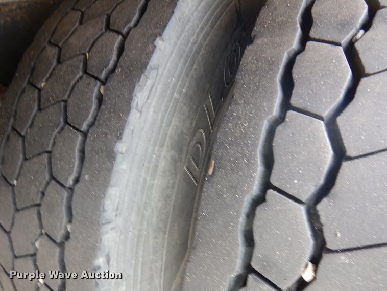 image for item IT9434 2000 Freightliner FL60  box truck