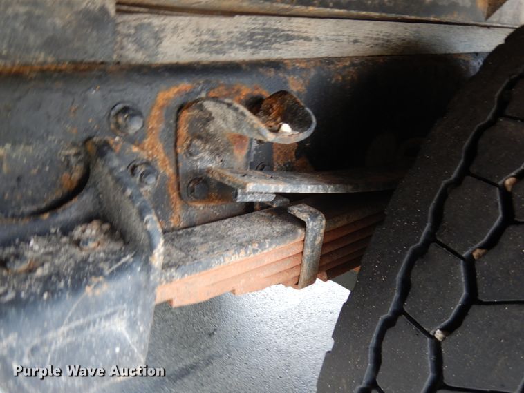 image for item IT9434 2000 Freightliner FL60  box truck