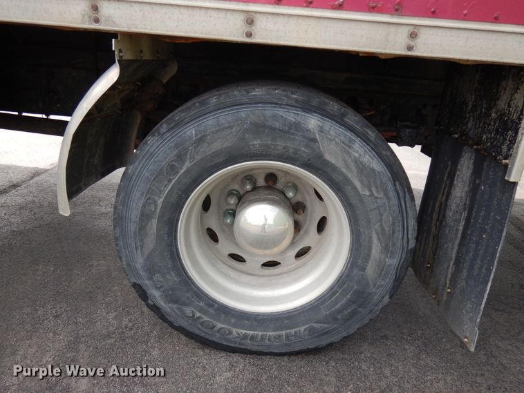 image for item IT9434 2000 Freightliner FL60  box truck