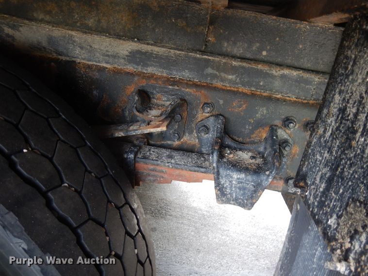 image for item IT9434 2000 Freightliner FL60  box truck