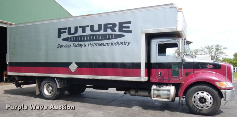 image for item IT9435 2006 Peterbilt 335  box truck