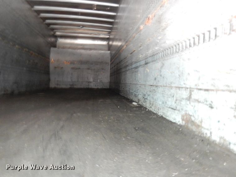 image for item IT9435 2006 Peterbilt 335  box truck