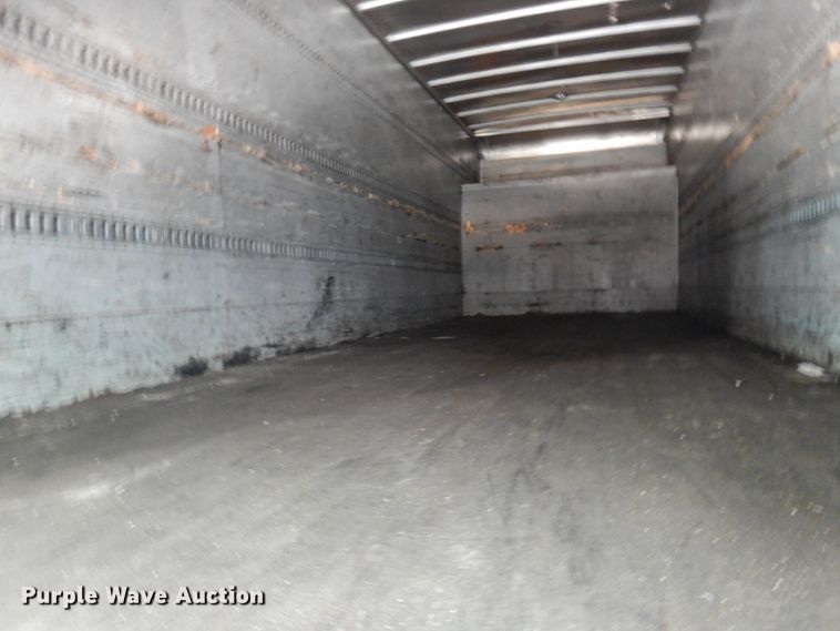 image for item IT9435 2006 Peterbilt 335  box truck