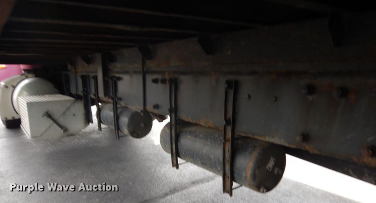 image for item IT9435 2006 Peterbilt 335  box truck