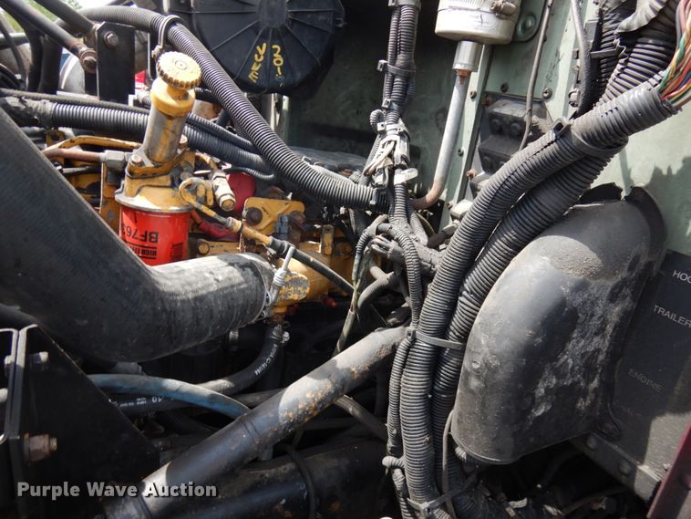 image for item IT9435 2006 Peterbilt 335  box truck