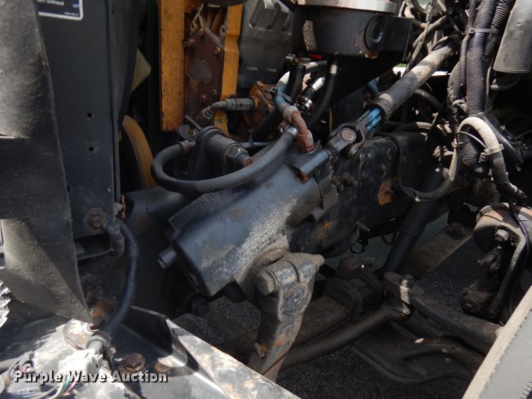 image for item IT9435 2006 Peterbilt 335  box truck