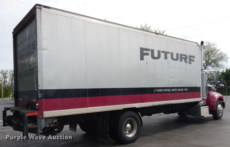 image for item IT9436 2006 Peterbilt 335  box truck