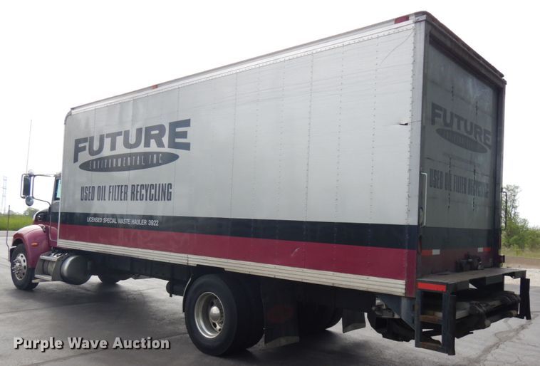 image for item IT9436 2006 Peterbilt 335  box truck