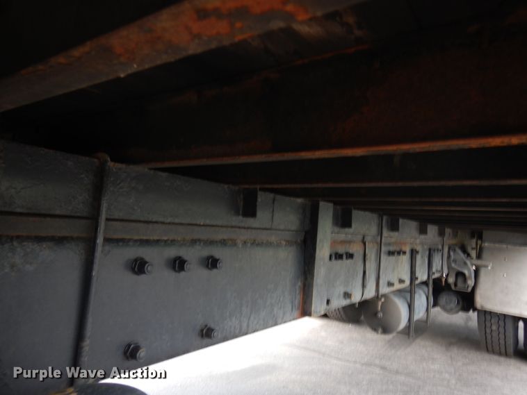 image for item IT9436 2006 Peterbilt 335  box truck