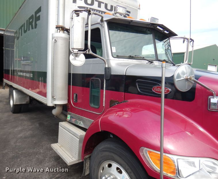 image for item IT9436 2006 Peterbilt 335  box truck