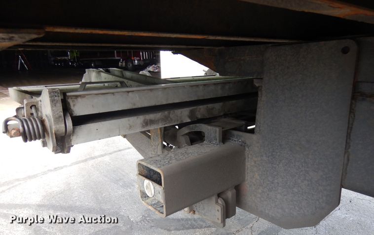 image for item IT9436 2006 Peterbilt 335  box truck