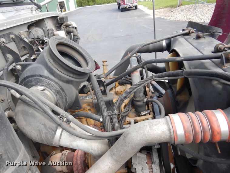 image for item IT9436 2006 Peterbilt 335  box truck