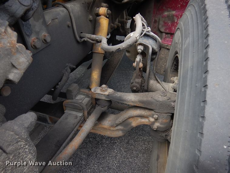 image for item IT9436 2006 Peterbilt 335  box truck