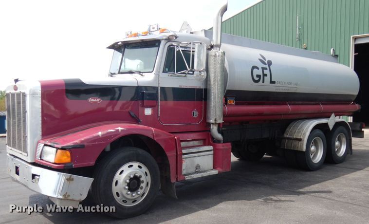 image for item IT9437 1992 Peterbilt 377  fuel truck