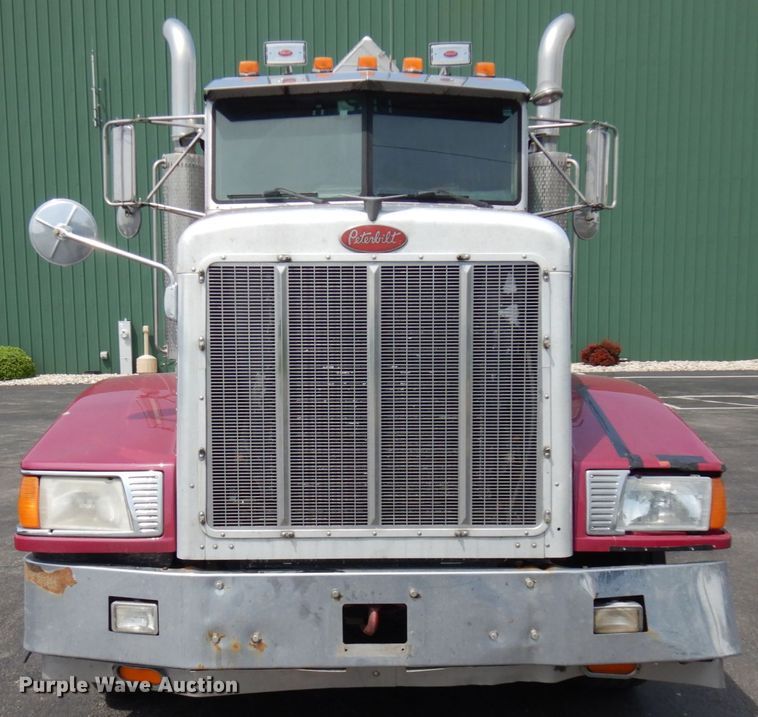 image for item IT9437 1992 Peterbilt 377  fuel truck