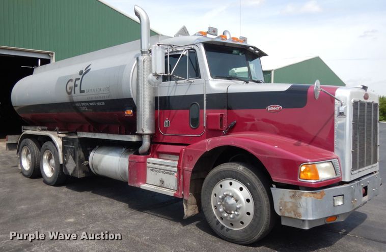 image for item IT9437 1992 Peterbilt 377  fuel truck