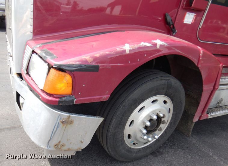 image for item IT9437 1992 Peterbilt 377  fuel truck