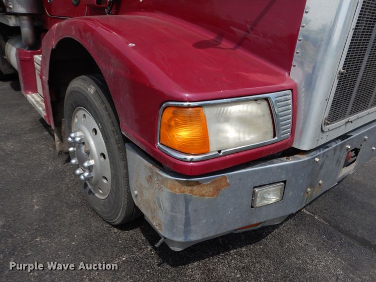 image for item IT9437 1992 Peterbilt 377  fuel truck