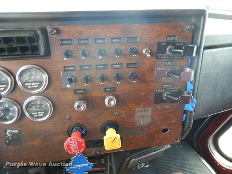 image for item IT9437 1992 Peterbilt 377  fuel truck