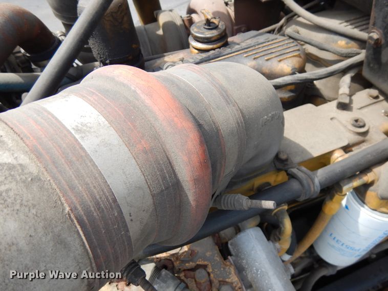 image for item IT9437 1992 Peterbilt 377  fuel truck