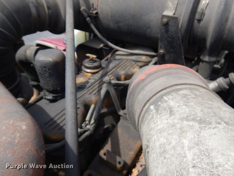 image for item IT9437 1992 Peterbilt 377  fuel truck