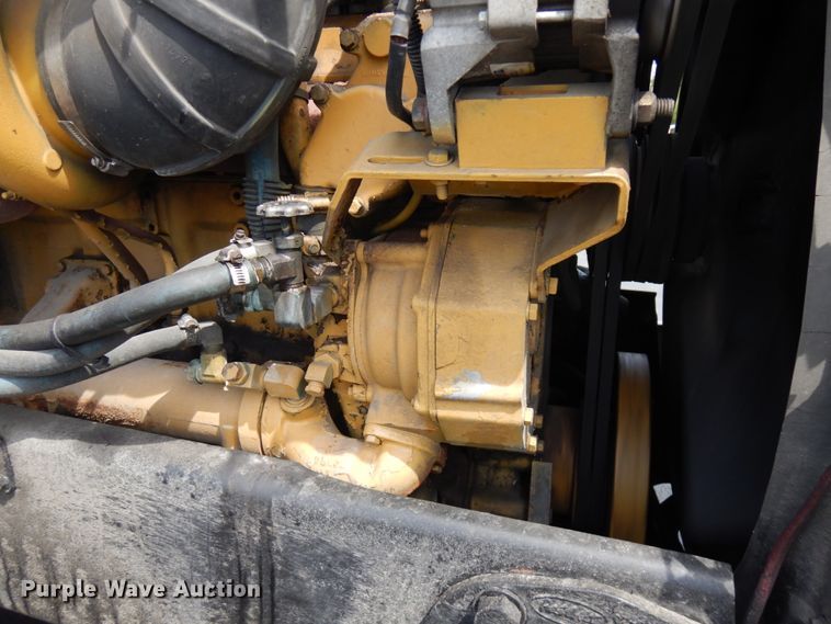 image for item IT9437 1992 Peterbilt 377  fuel truck