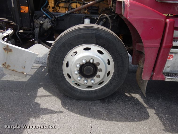 image for item IT9437 1992 Peterbilt 377  fuel truck