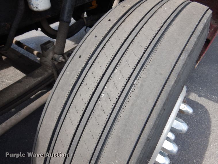 image for item IT9437 1992 Peterbilt 377  fuel truck