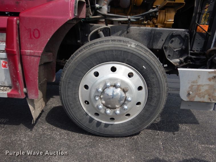 image for item IT9437 1992 Peterbilt 377  fuel truck