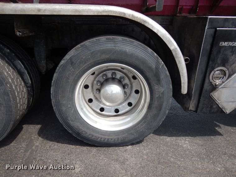 image for item IT9437 1992 Peterbilt 377  fuel truck