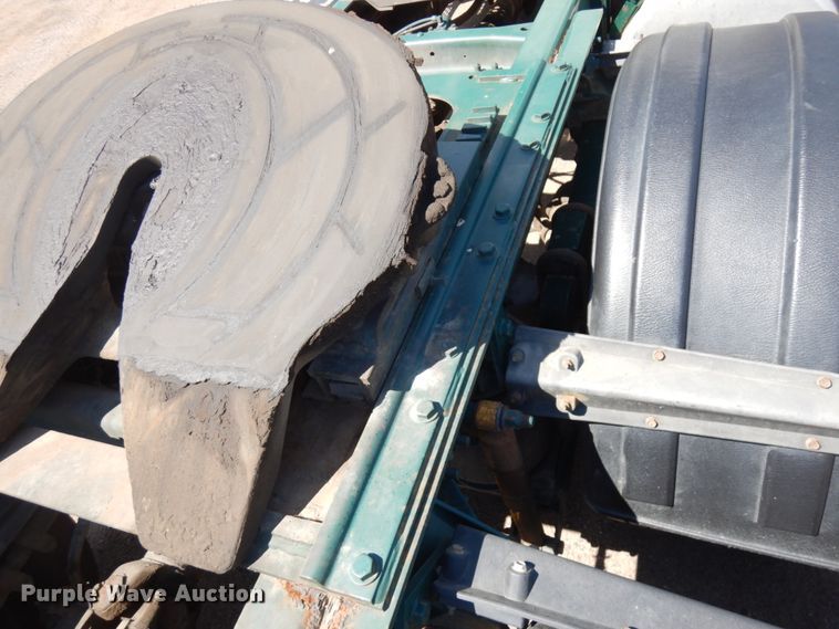 image for item IT9455 1999 Mack CH613  semi truck