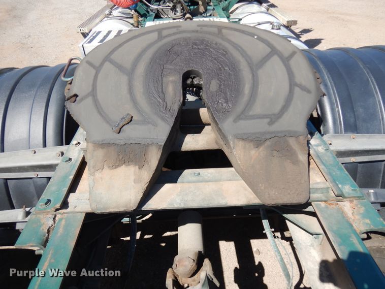 image for item IT9455 1999 Mack CH613  semi truck