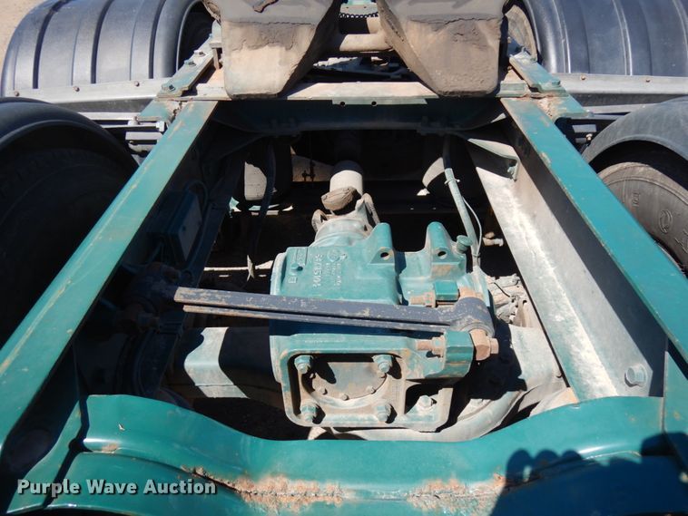 image for item IT9455 1999 Mack CH613  semi truck