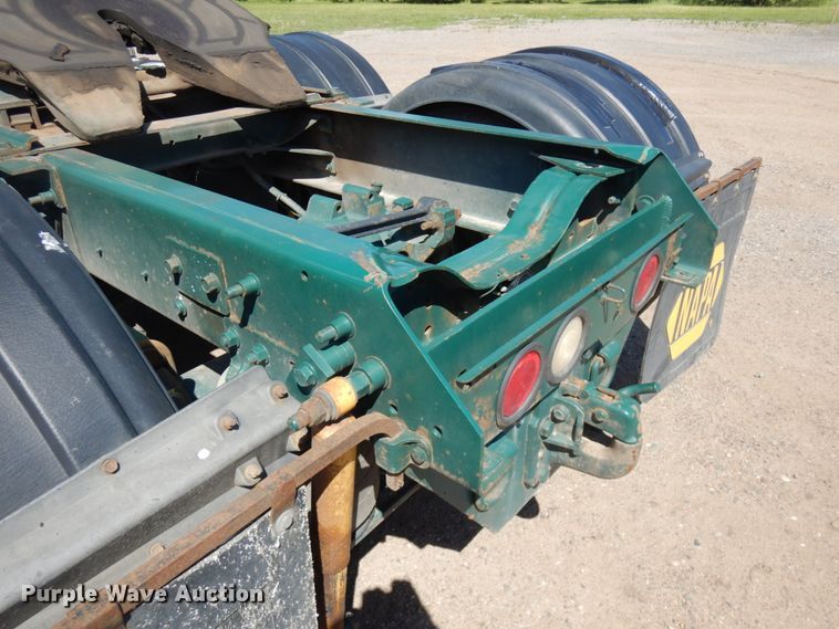 image for item IT9455 1999 Mack CH613  semi truck